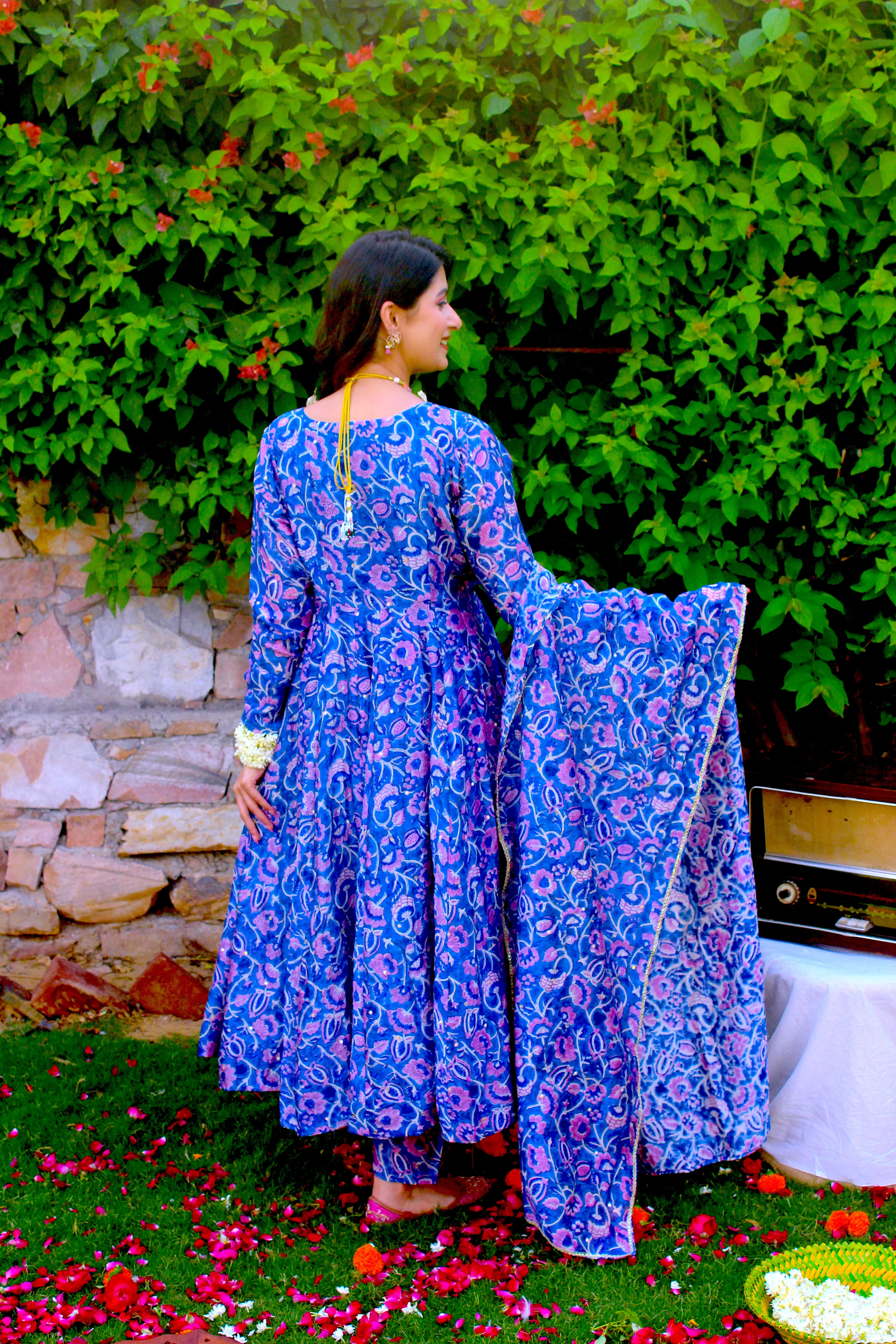 Aabru Angrakha Anarkali Set - Image 3