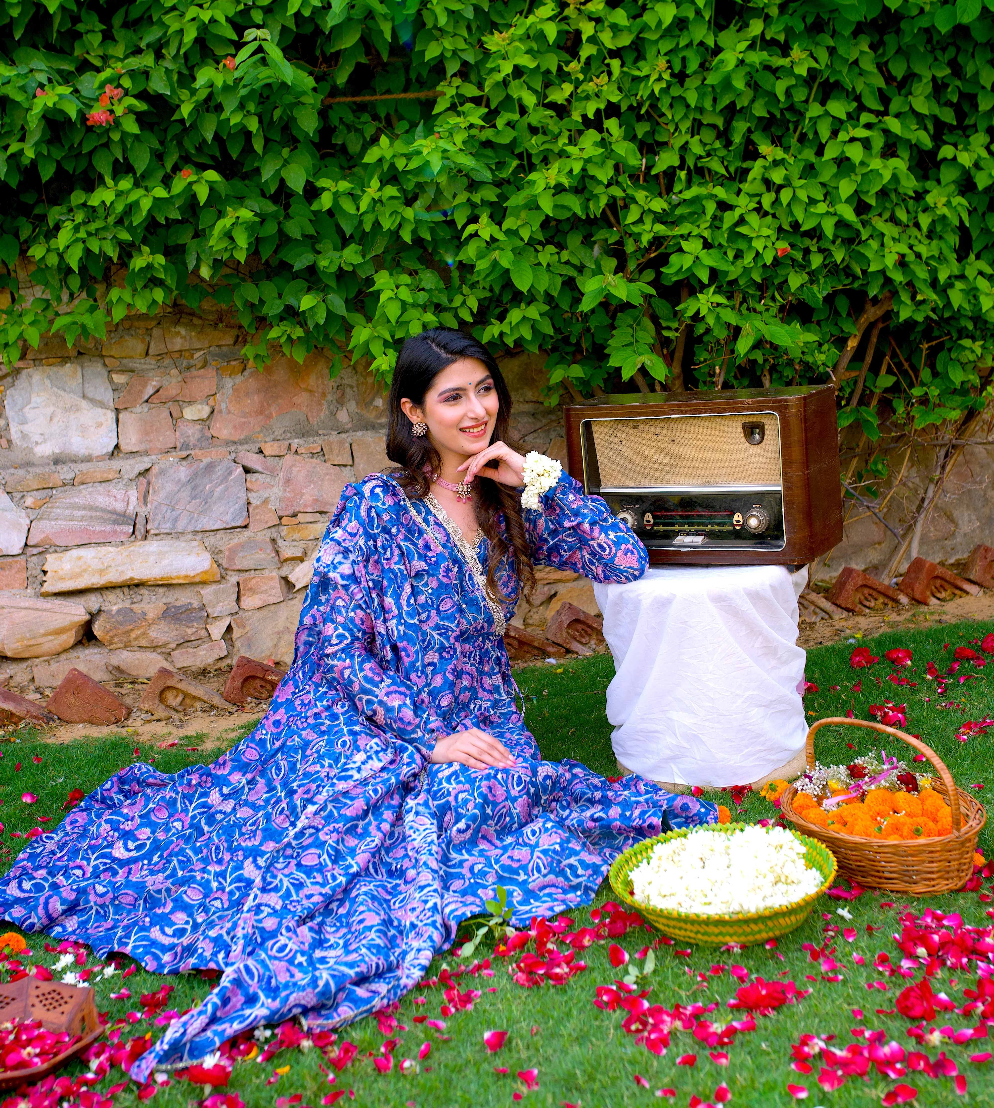Aabru Angrakha Anarkali Set - Image 5