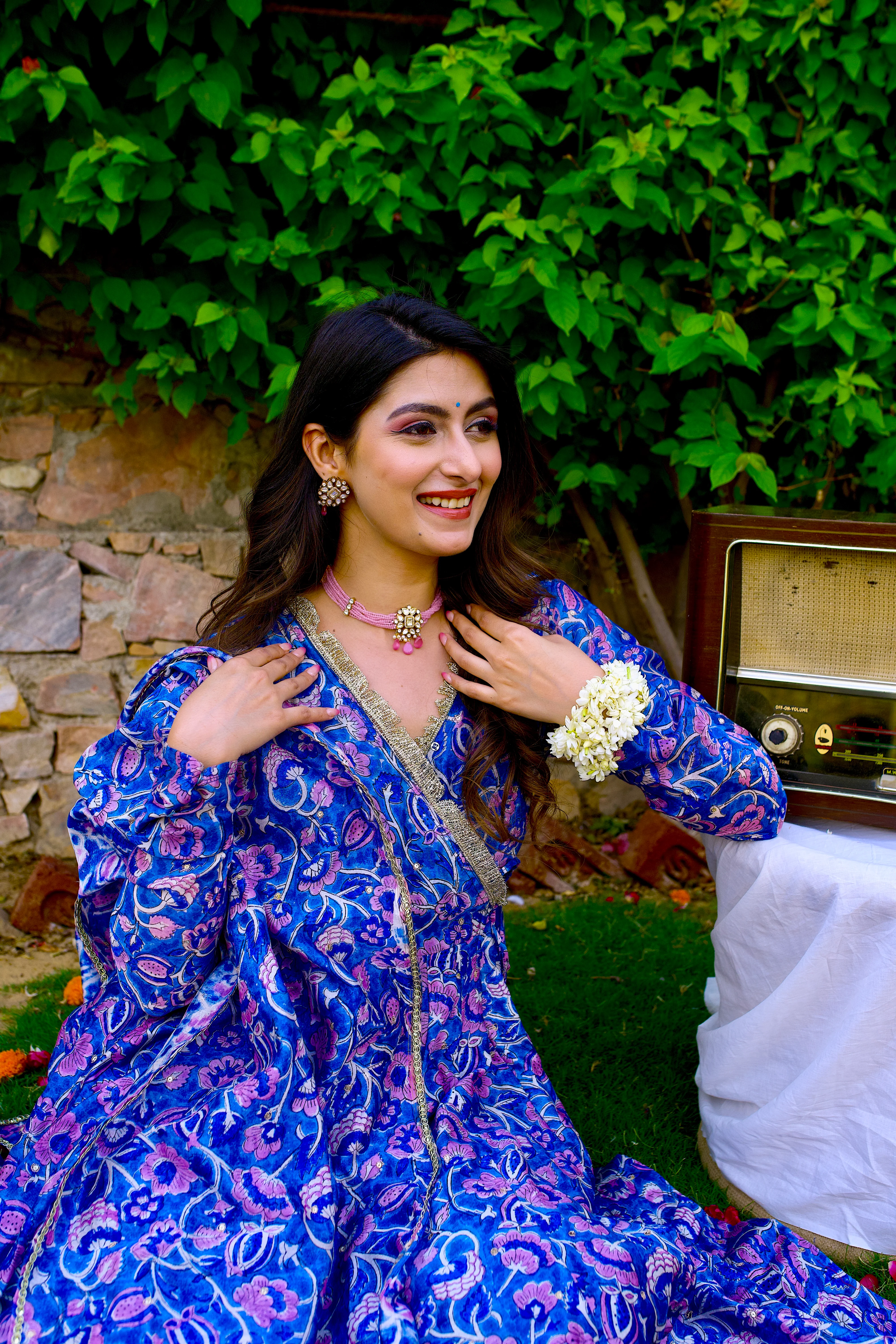 Aabru Angrakha Anarkali Set - Image 6