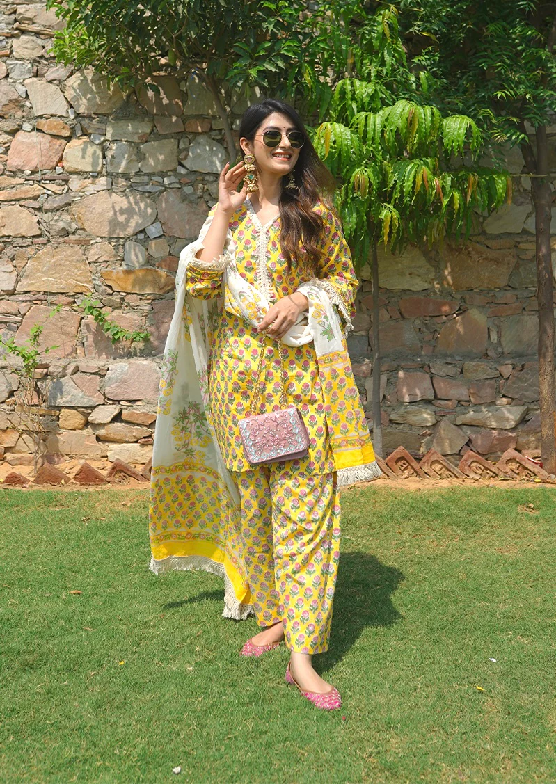 Qaynat Yellow suit set - Image 3